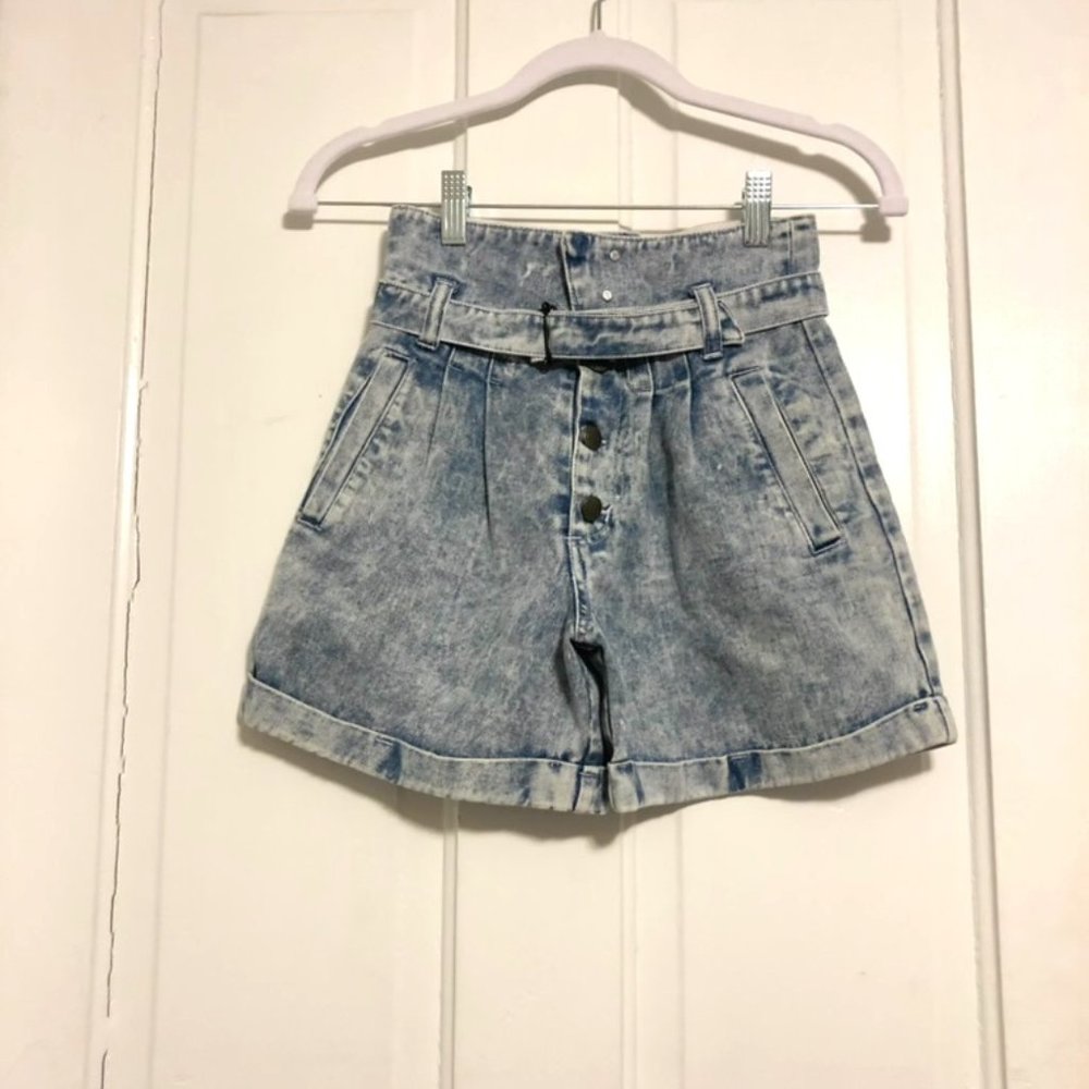Video Studio Size 7 High Rise Shorts